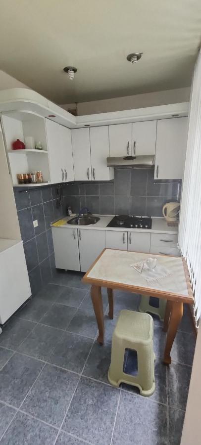Budget One Room Apartment Баку Экстерьер фото