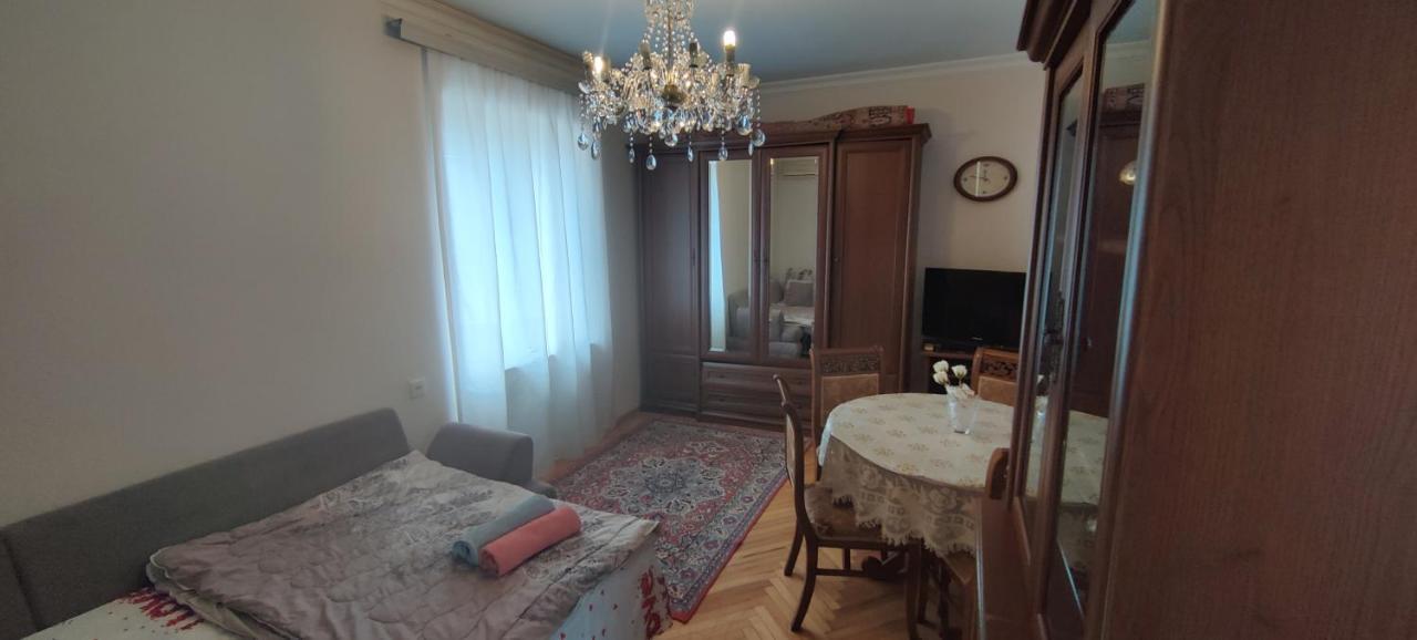 Budget One Room Apartment Баку Экстерьер фото