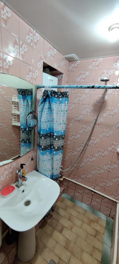 Budget One Room Apartment Баку Экстерьер фото