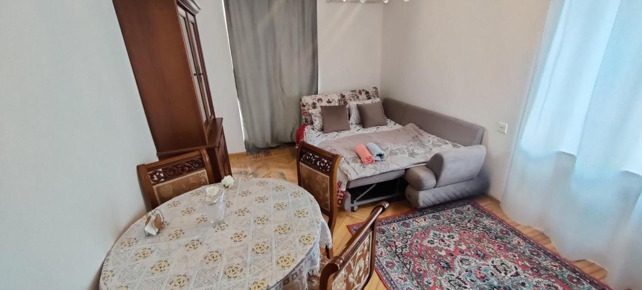 Budget One Room Apartment Баку Экстерьер фото